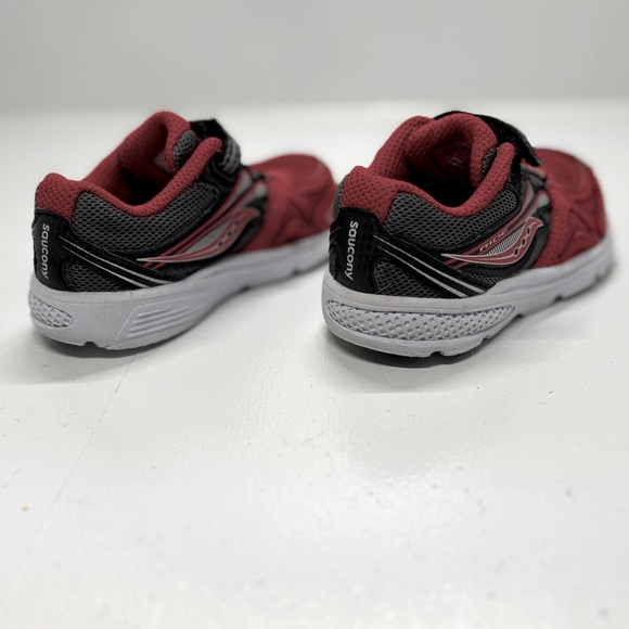 Saucony Kids Red and Black Sneakers size 6 - Picture 3 of 9